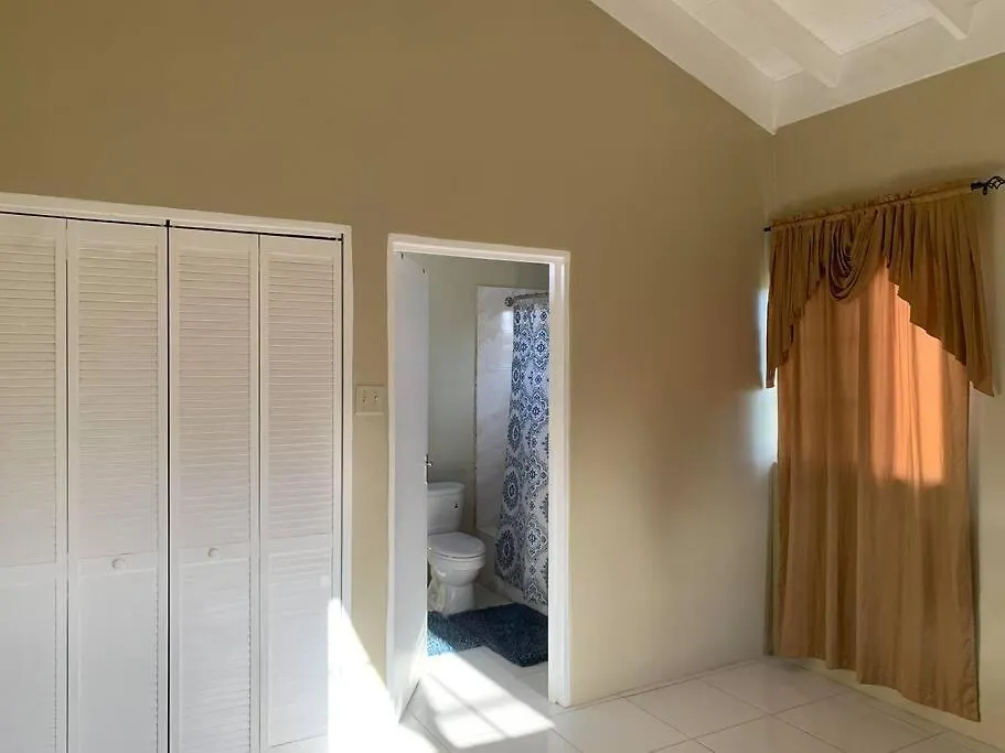 فيلا بلاك ريفيرفي The Hideaway Manor بيت للعطل